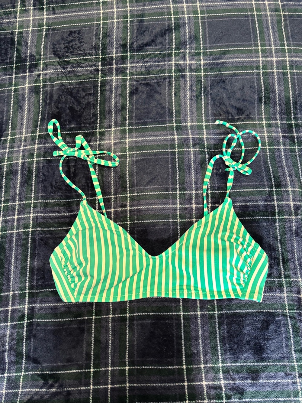 Kona Sol aqua green and white striped bikini top. Size M.